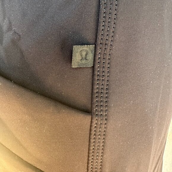 Lululemon Carry-All Coat Black Sz 4 NWOT - Picture 9 of 16